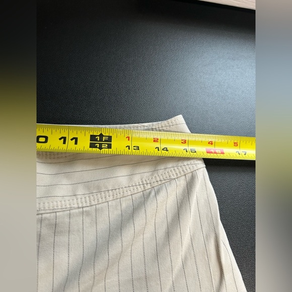 Ann Taylor Women's 4‎ Pinstripe Khaki Cropped Pants Lightweight Preppy FLAW - Picture 4 of 12